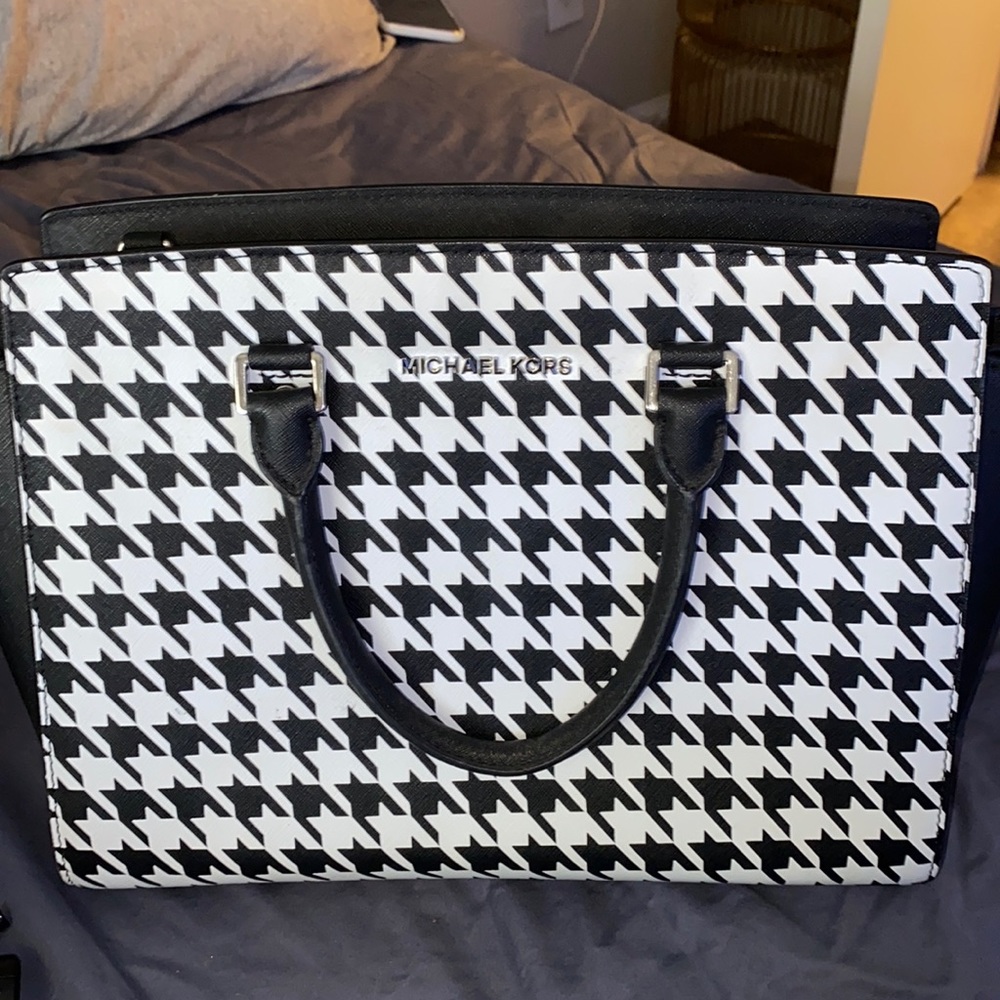 Michael Kors purse slightly used